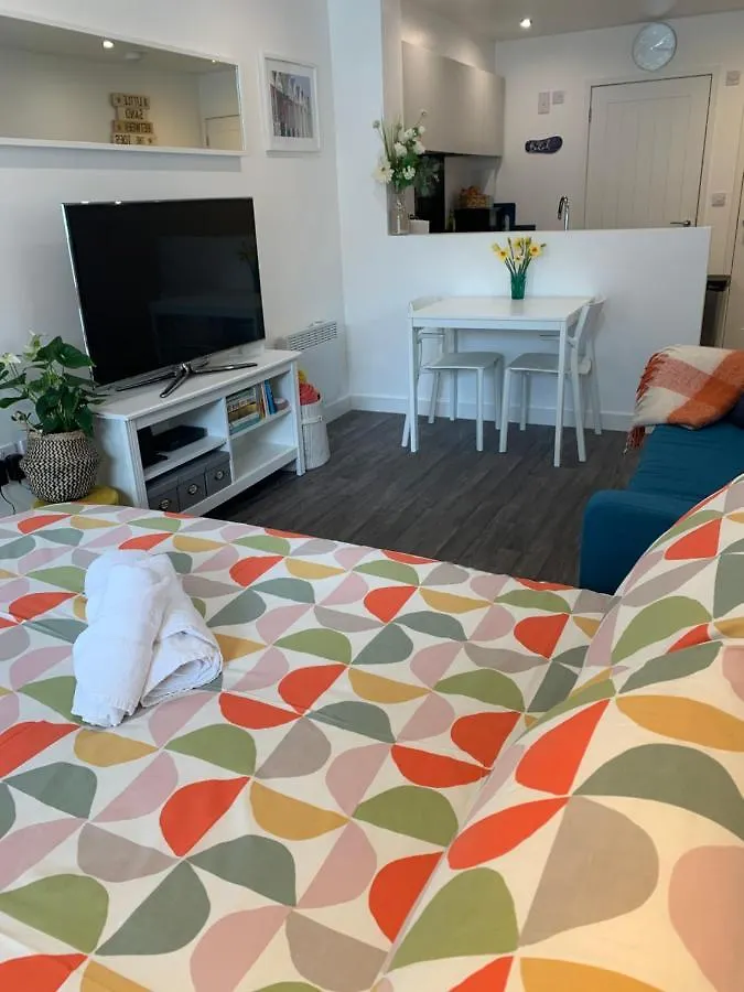 Bournemouth Nr Town Beach Train Coach Shops Lovely Entire Apartment Allows Quiet Good Dogs
